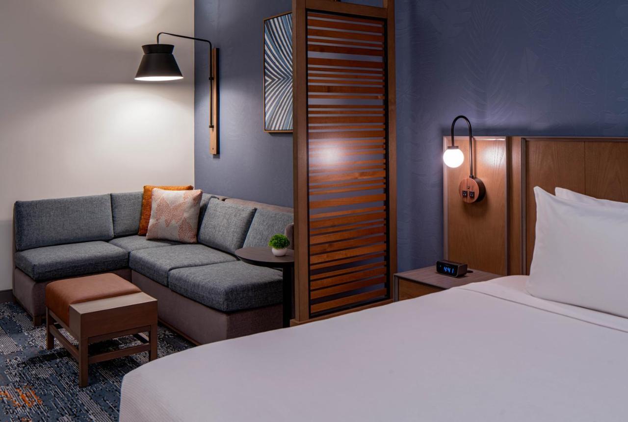 Hyatt Place Tampa Downtown Экстерьер фото